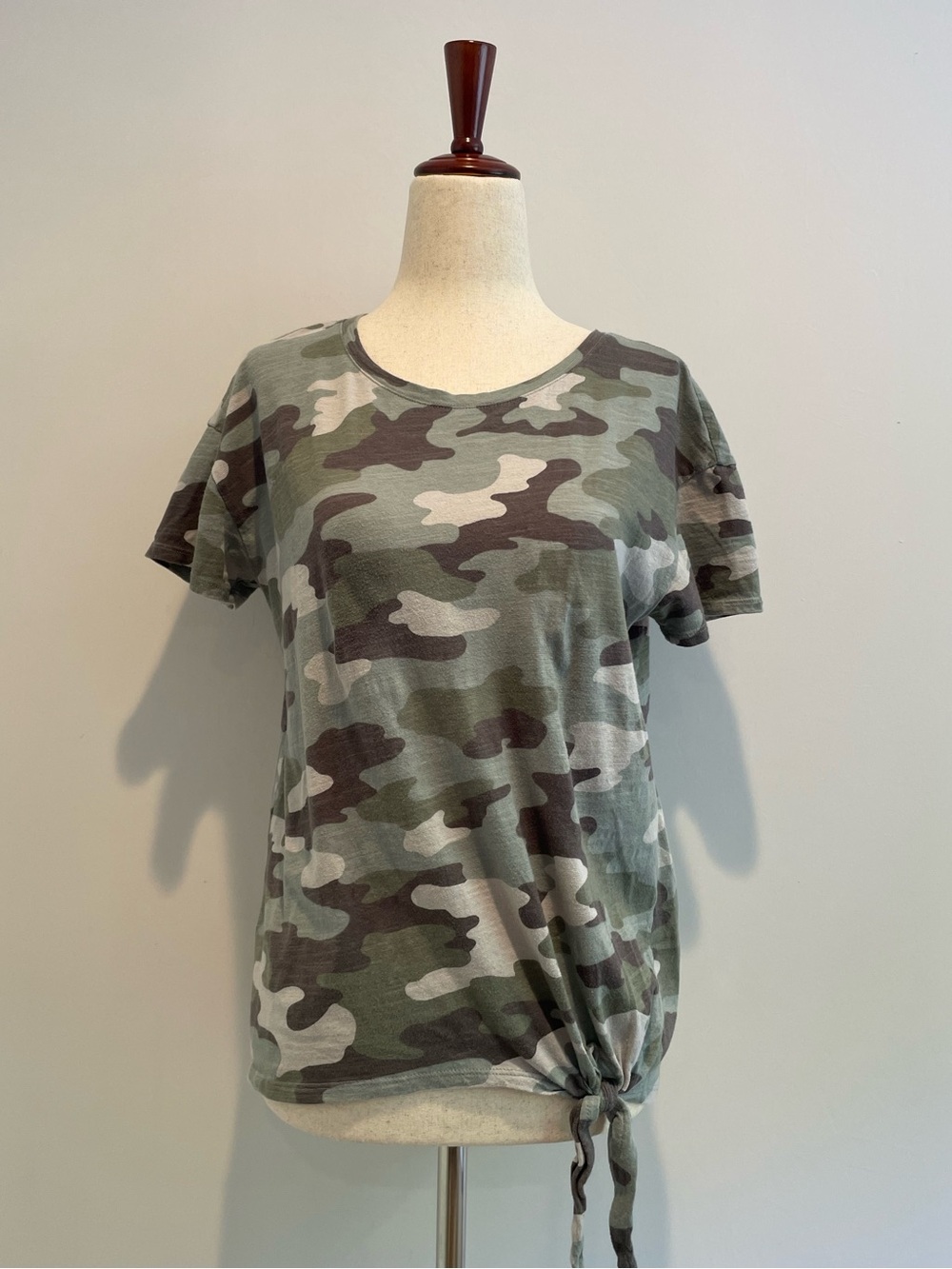 Lucky Brand Camo Tie-Hem T-Shirt EUC - size Small